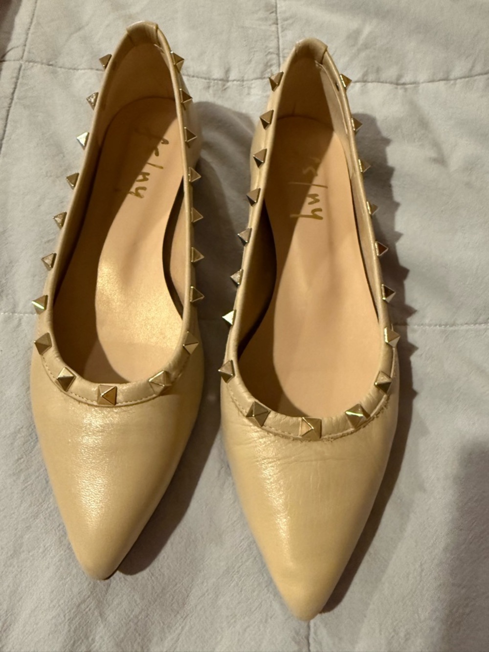 7 B Beige Pointed-Toe Studded Leather Ballet Flats - Women FSNY.